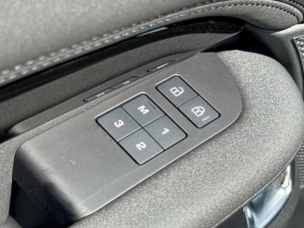 New  Brown Land Rover S image 12