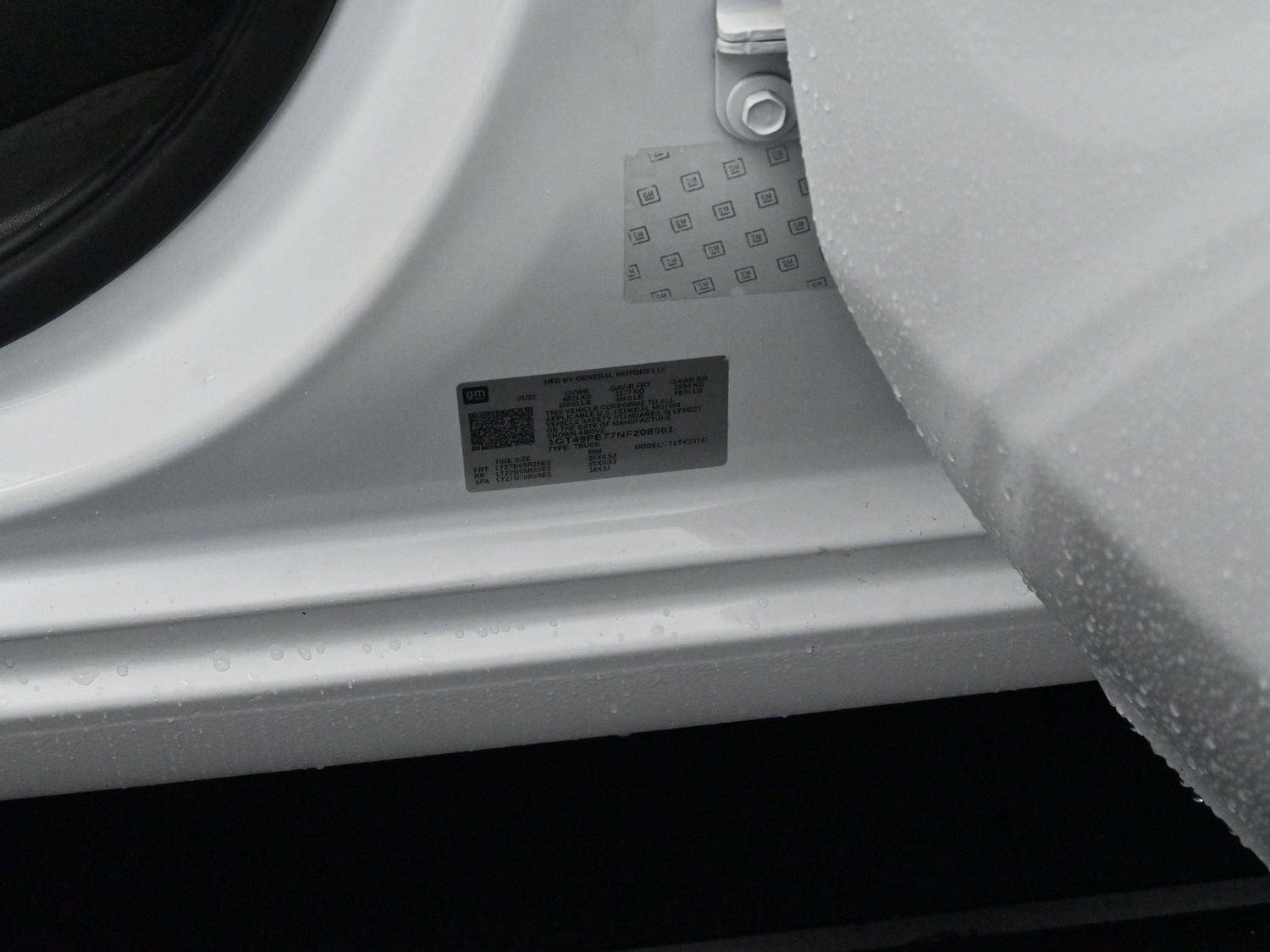 Used 2022 Summit White GMC AT4 image 39