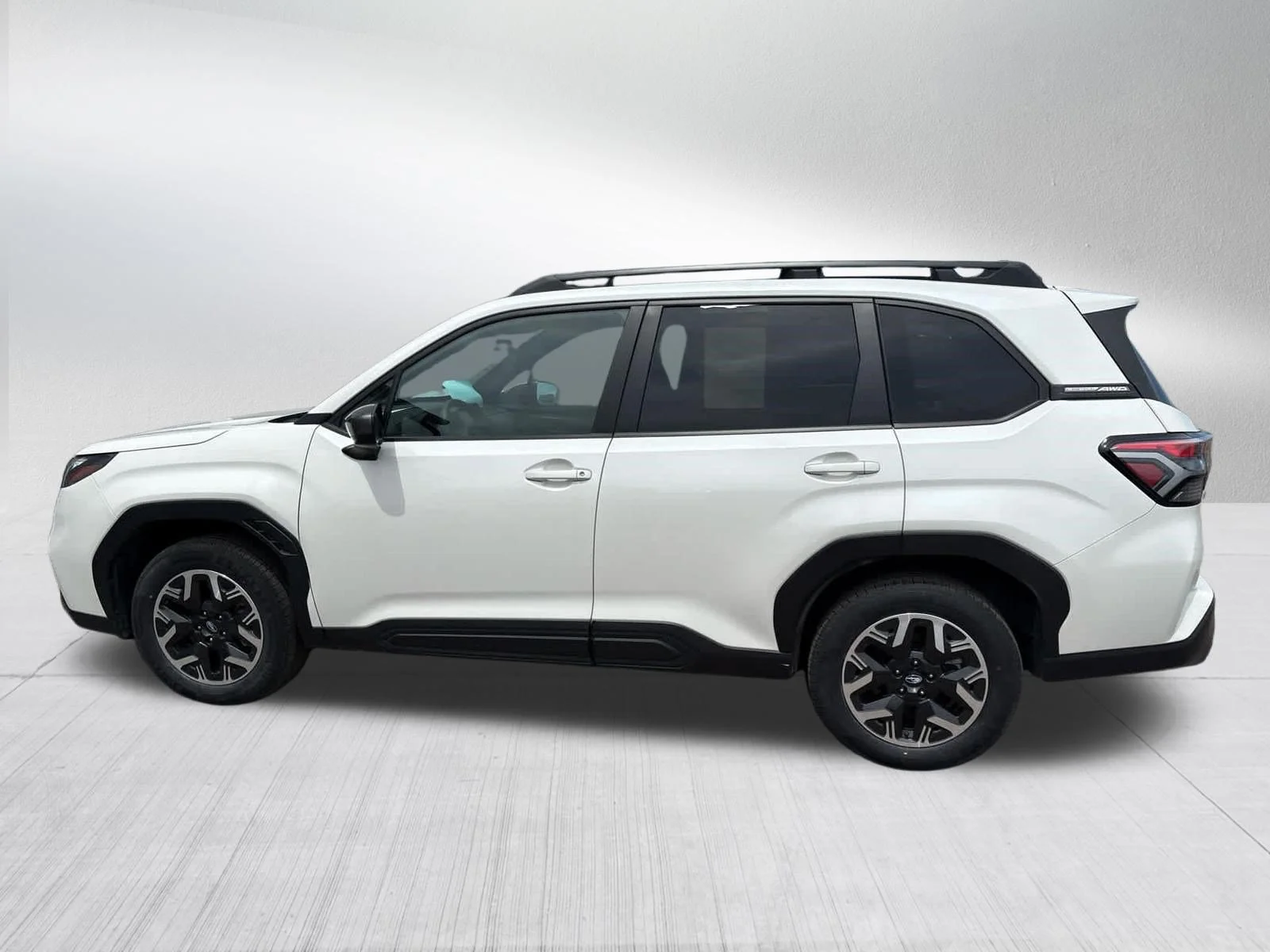 Used 2025 Crystal White Pearl Subaru Premium image 10