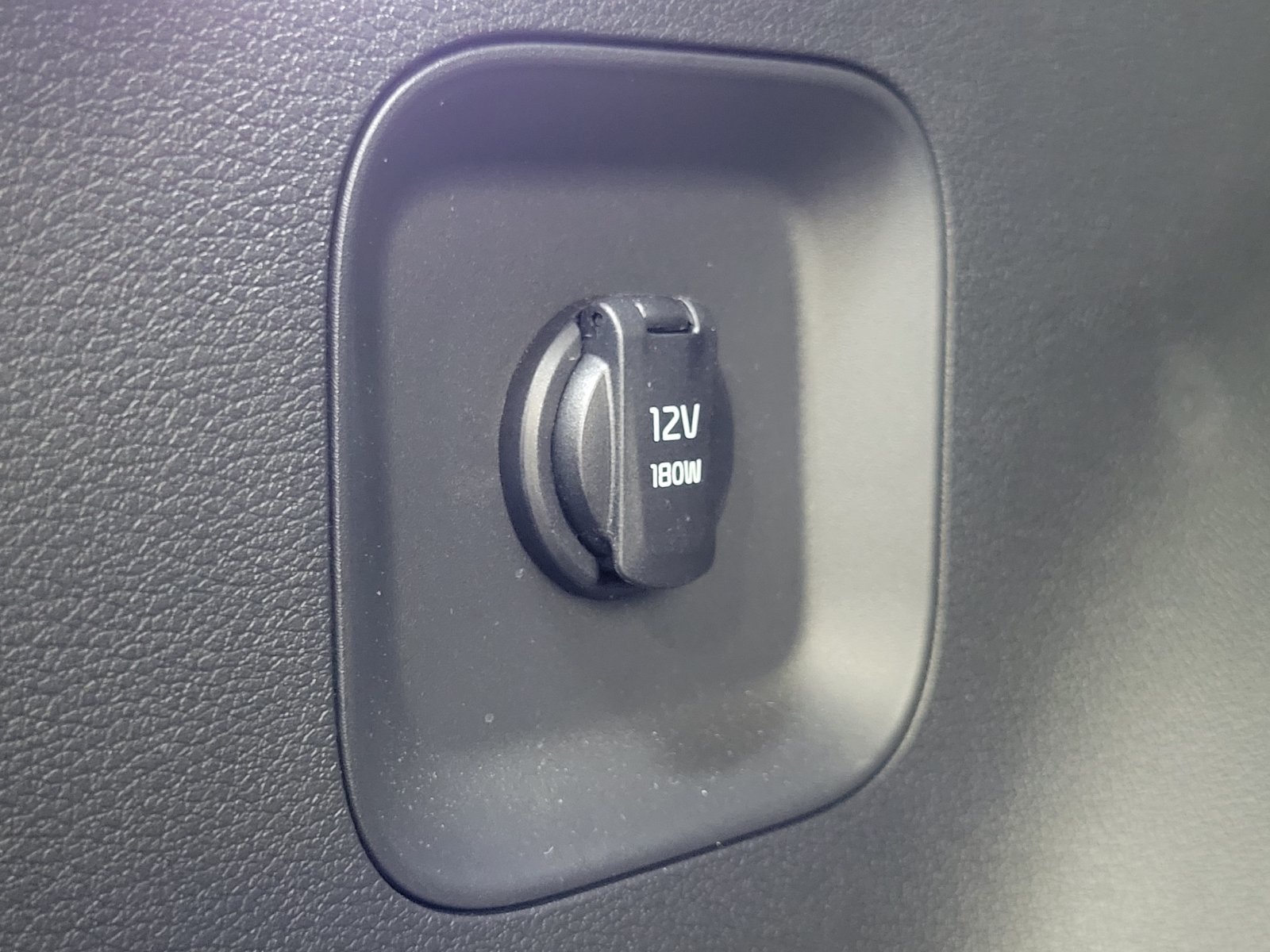 Used 2026 Black Kia X-Line image 31