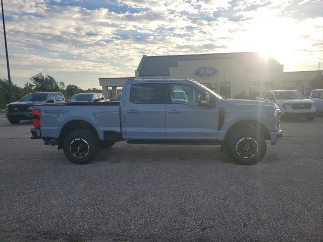 New 2027 Gray Metallic Ford Lariat image 29