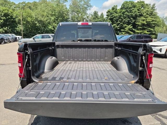 New 2026 Diamond Black Crystal Pearl-Coat Exterior Paint RAM BIG HORN image 23