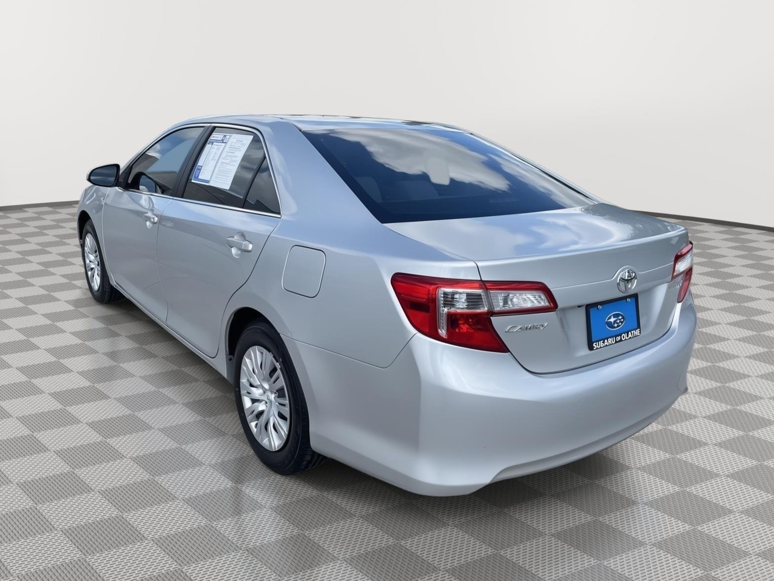 Used 2014 Classic Silver Metallic Toyota LE image 12
