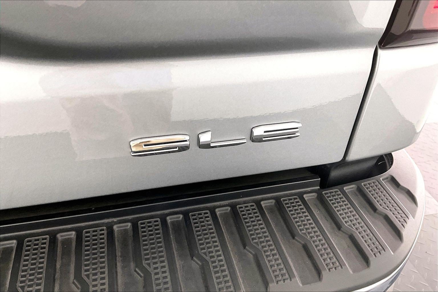 2026 GMC Sierra 1500 SLE - Photo 17