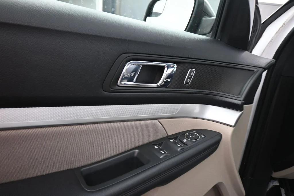 Used 2018 White Ford Base image 40