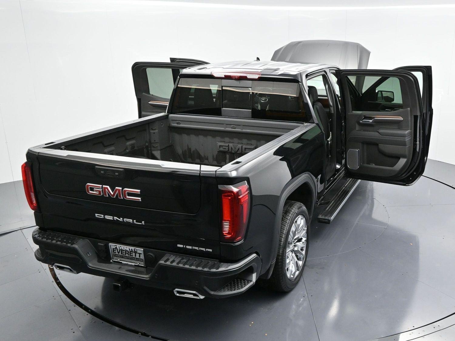 Used 2025 Onyx Black GMC Denali image 40