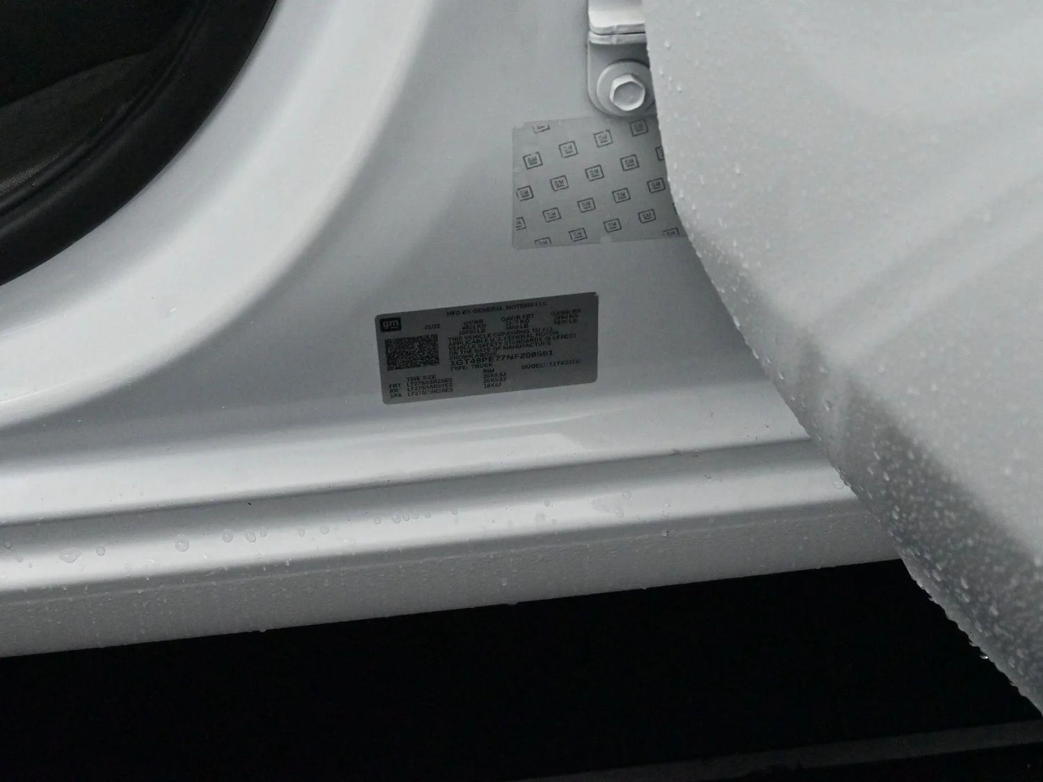 Used 2022 Summit White GMC AT4 image 39