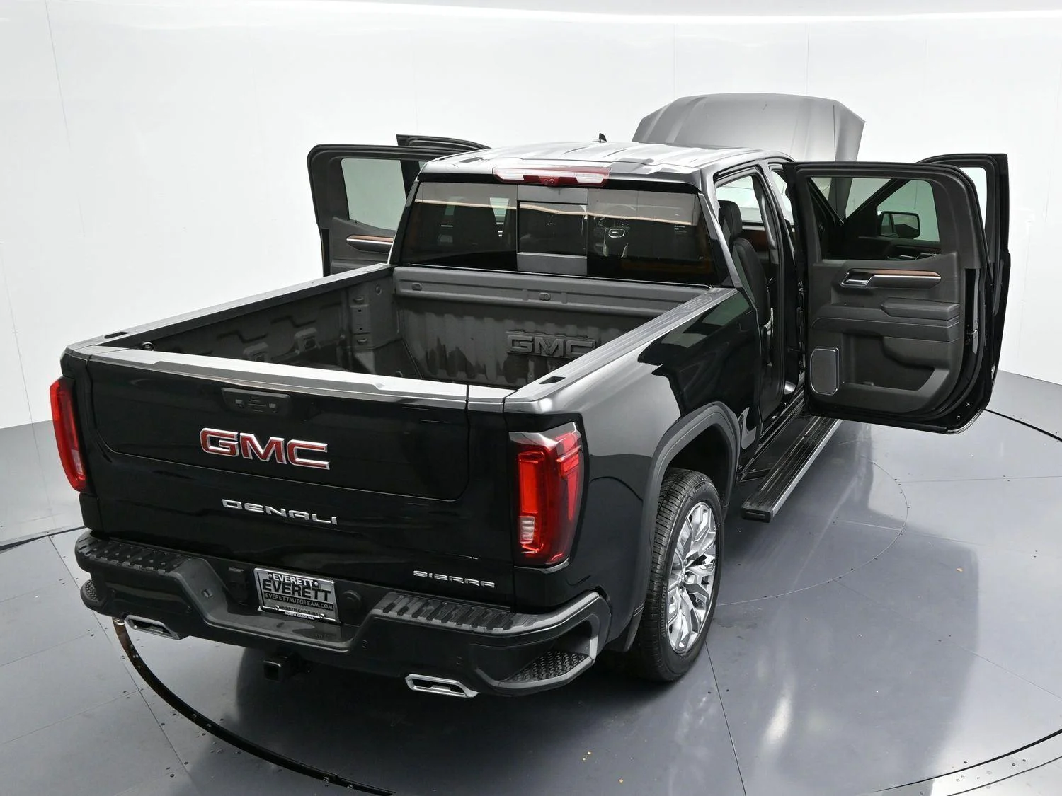 Used 2025 Onyx Black GMC Denali image 40