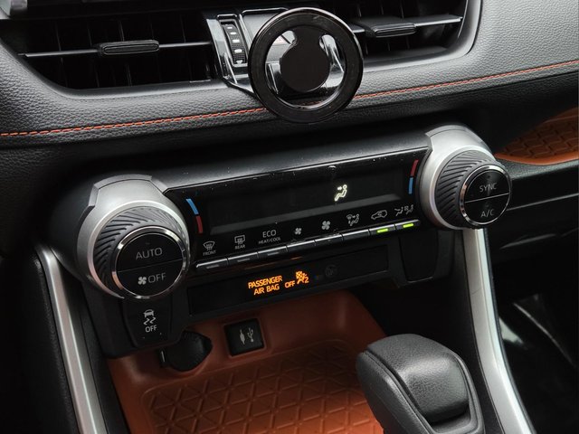 Used 2019 Blue Toyota Adventure image 20