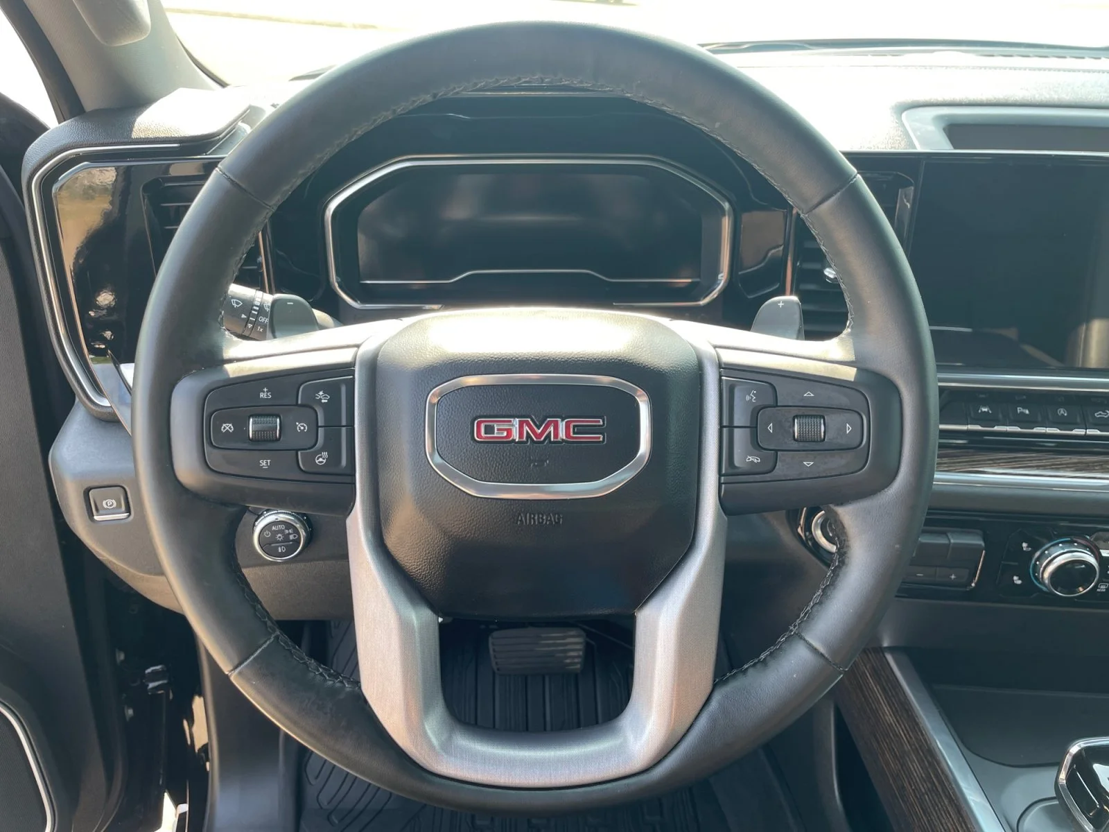 Used 2024 Black GMC Elevation Crew Cab image 16