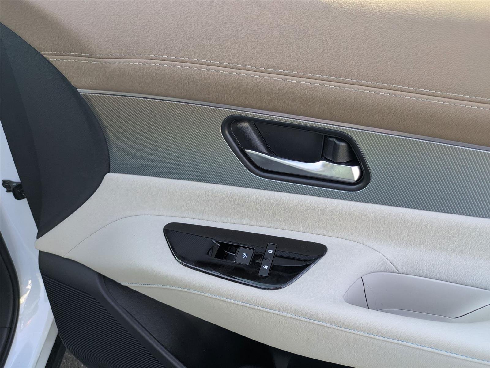 New 2026 Everest White Pearl TriCoat Nissan Platinum image 36