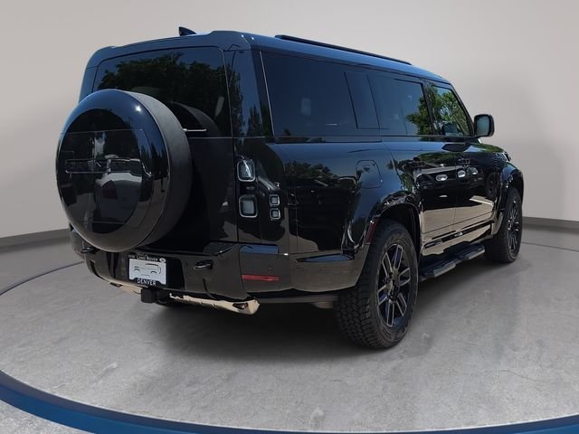 New 2026 Santorini Black Land Rover X-Dynamic SE image 5