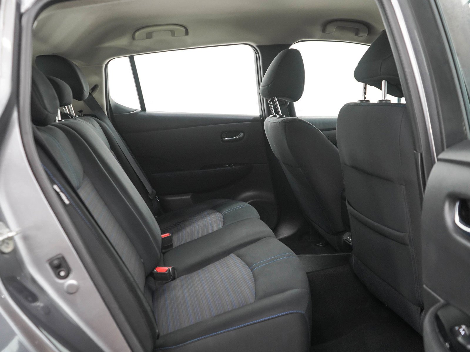 Used 2020 Gun Metallic Nissan SV Hatchback image 13