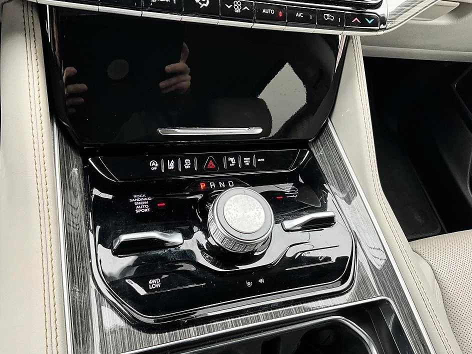 2022 Jeep Wagoneer Series III - Photo 21