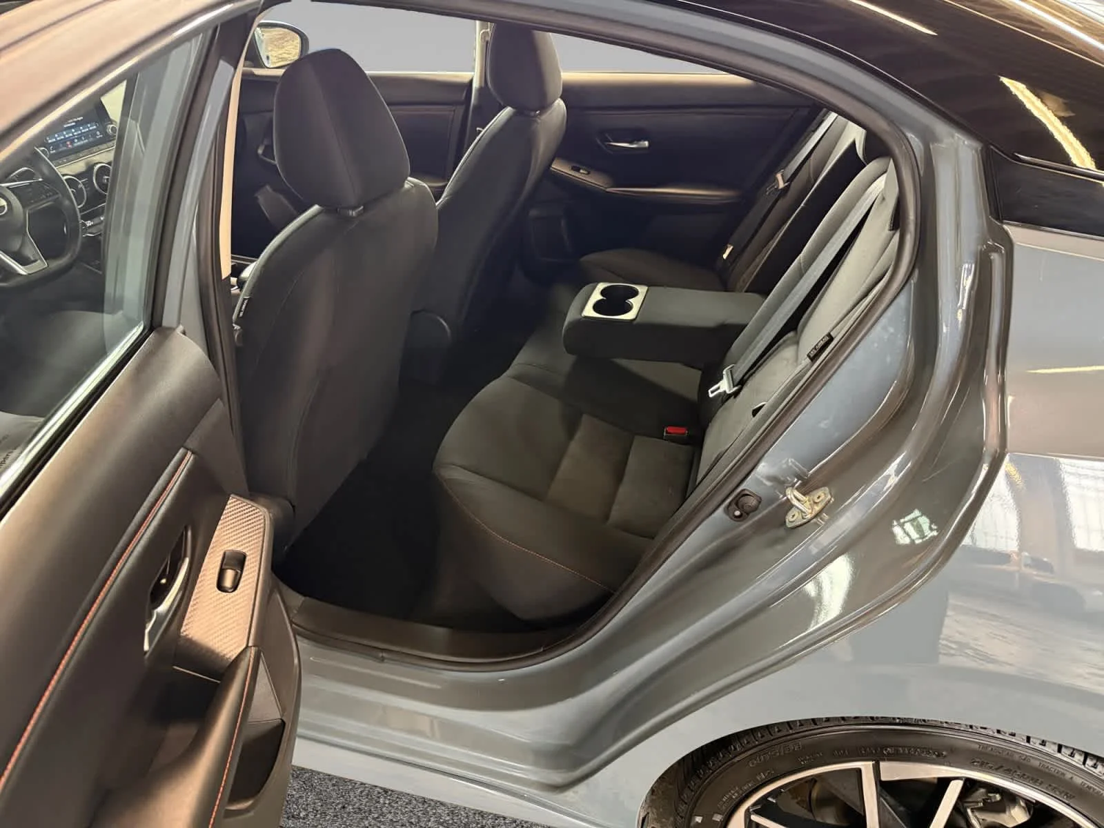 Used 2025 Atlantic Gray Metallic/Super Black Nissan SR image 22