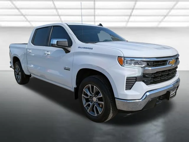 Used 2024 Summit White Chevrolet LT image 1