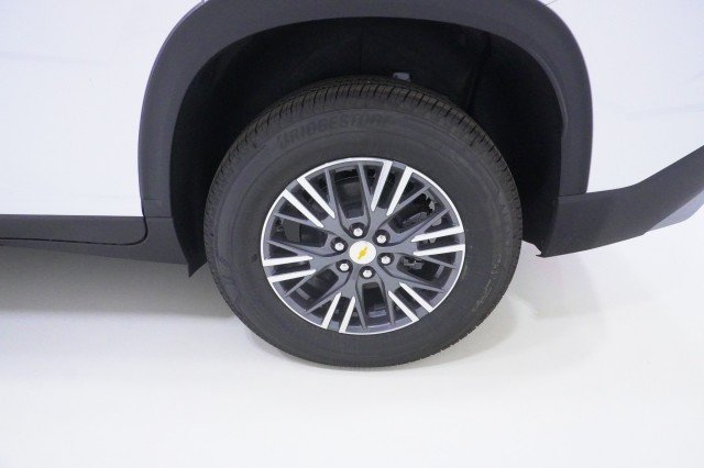 New 2026 Summit White Chevrolet LT image 11