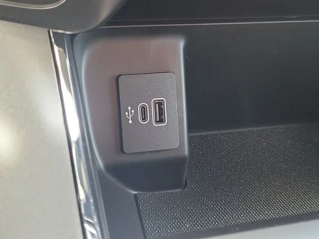 New 2026 Oxford White Ford XLT image 27
