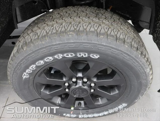 New 2026 Diamond Black Crystal Pearl-Coat Exterior Paint RAM BIG HORN image 3