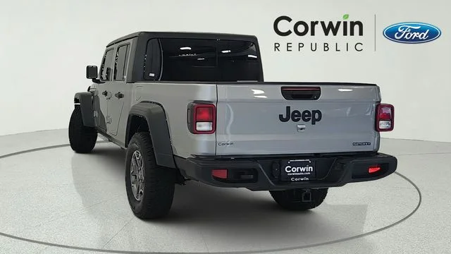 Used 2020 Billet Silver Metallic Clearcoat Jeep Sport image 4