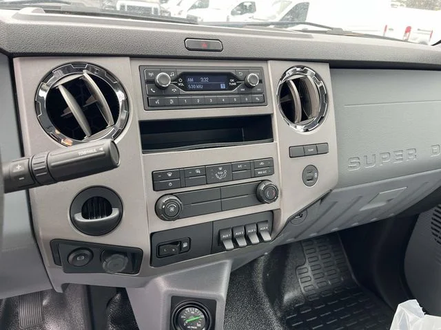 New 2026 Silver Ford Base image 19