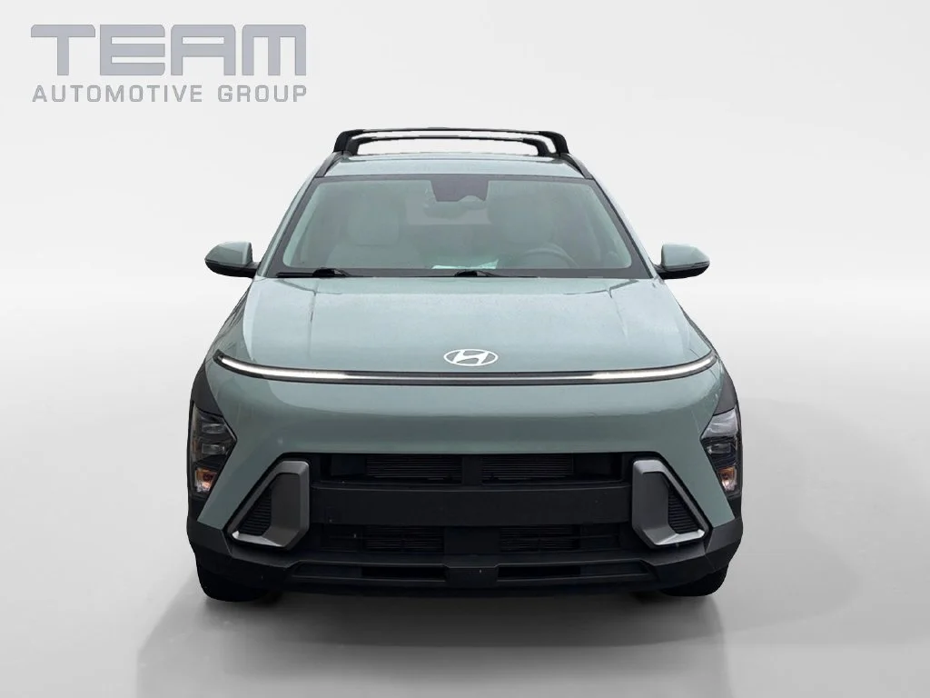 Used 2025 Green Hyundai SEL Convenience image 2
