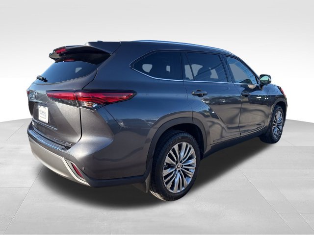 Used 2022 Gray Toyota Platinum image 5