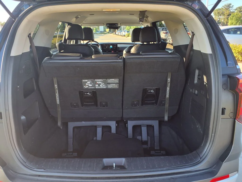 Used 2025 Gray Kia LXS image 12