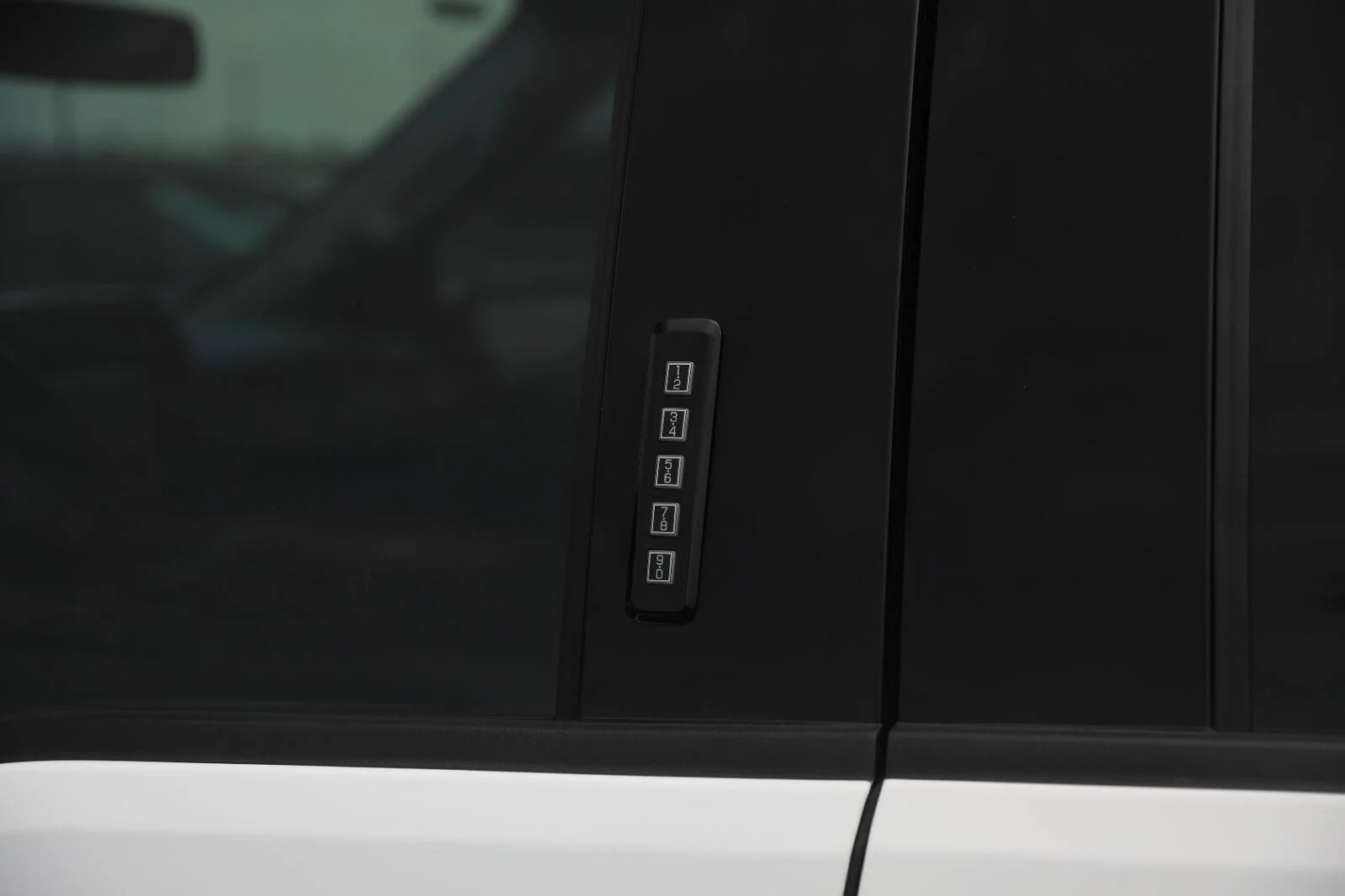 Certified Used 2024 Oxford White Ford XLT image 21