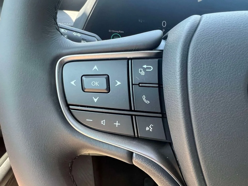 2026 Lexus UX Hybrid 300h Premium - Photo 22