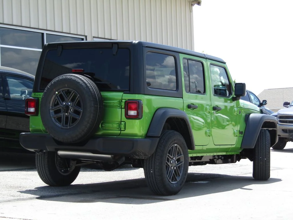 New 2026 Mojito Clearcoat Jeep Sport RHD image 3
