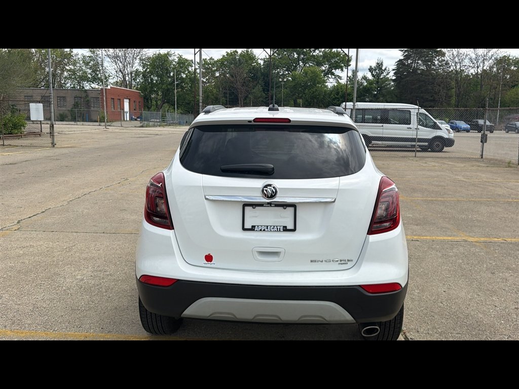 Used 2022 Summit White Buick Preferred image 28