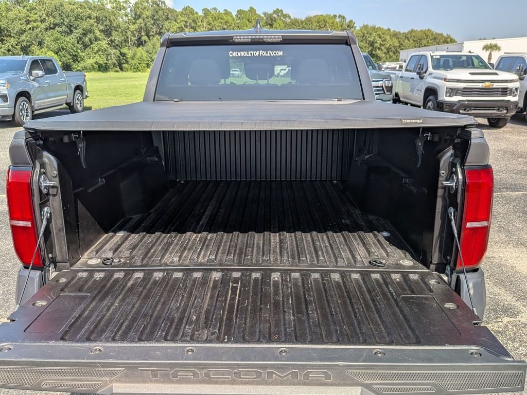 Used 2024  Toyota SR5 image 35