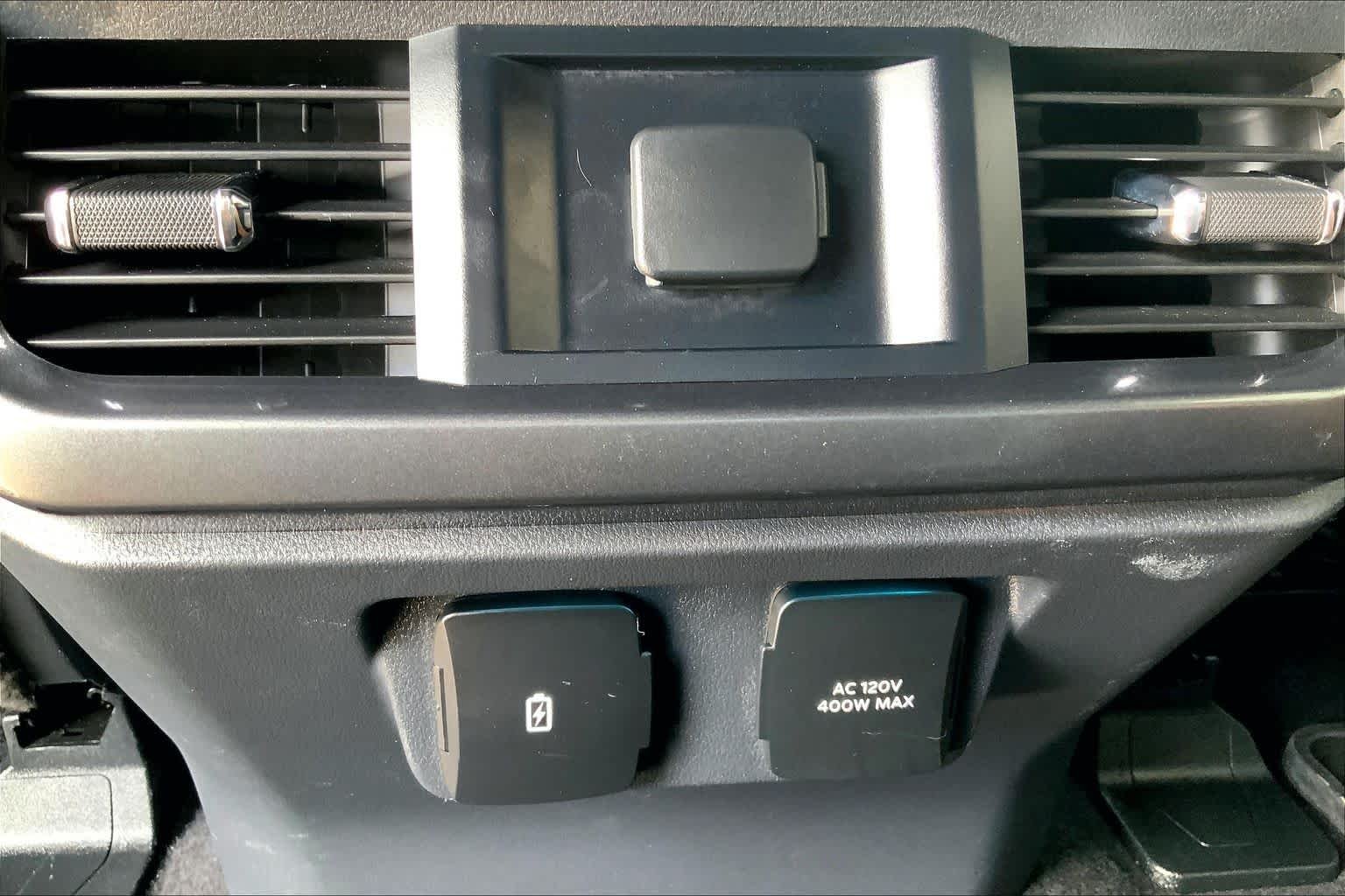 Used 2023 Carbonized Gray Metallic Ford LARIAT image 30