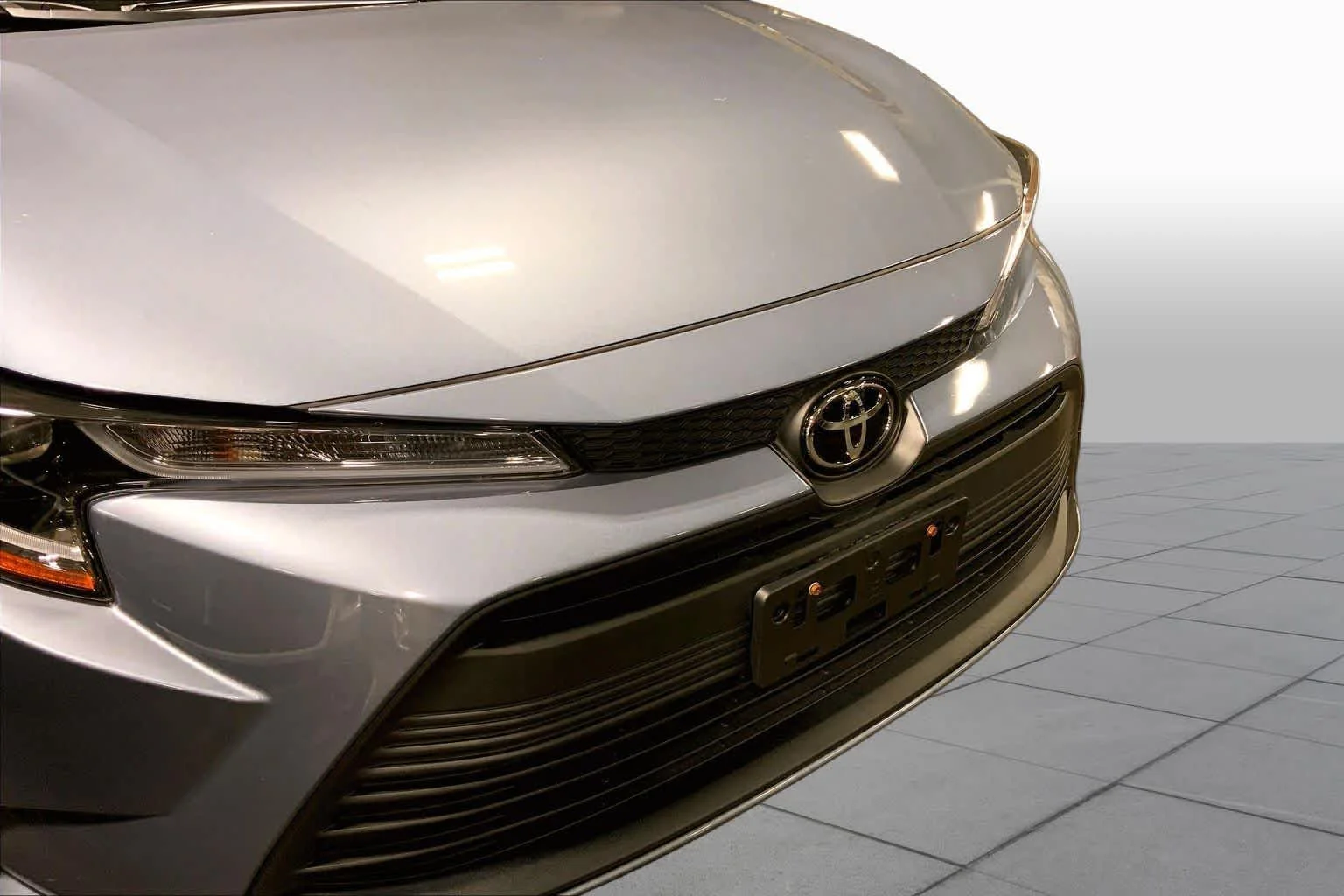 Used 2023 Celestite Toyota LE image 30