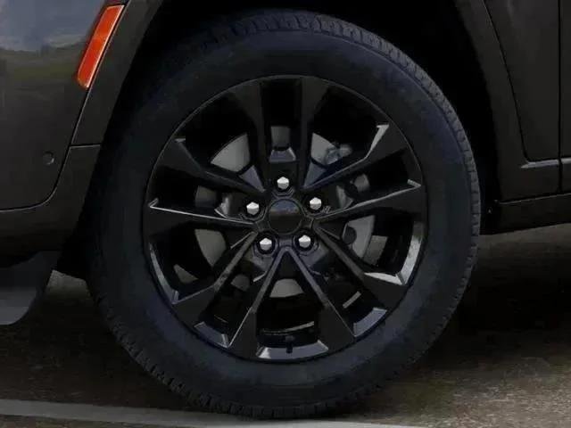 New 2026 Baltic Gray Metallic Clear-Coat Exterior Paint Jeep Limited image 60