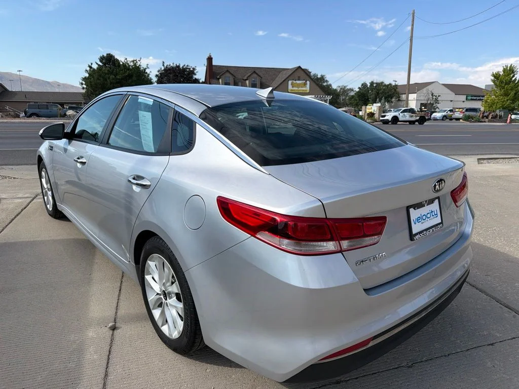 Used 2017 Silver Kia LX image 7