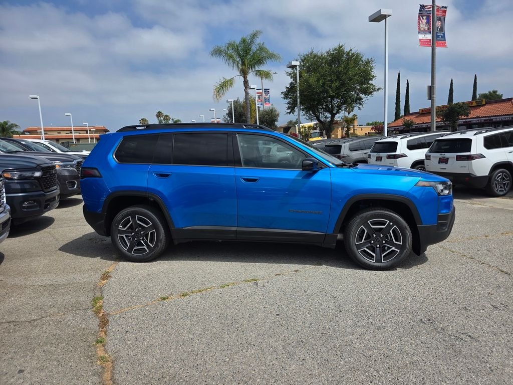 New 2026 Hydro Blue Pearl-Coat Exterior Paint Jeep Limited image 3