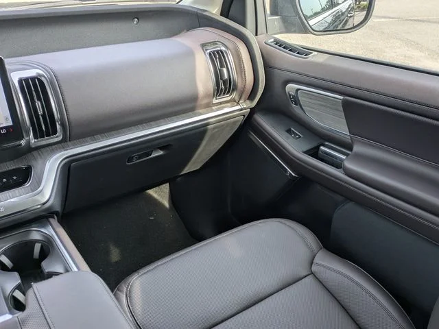 New 2026 Agate Black Metallic Ford MAX Platinum® image 17