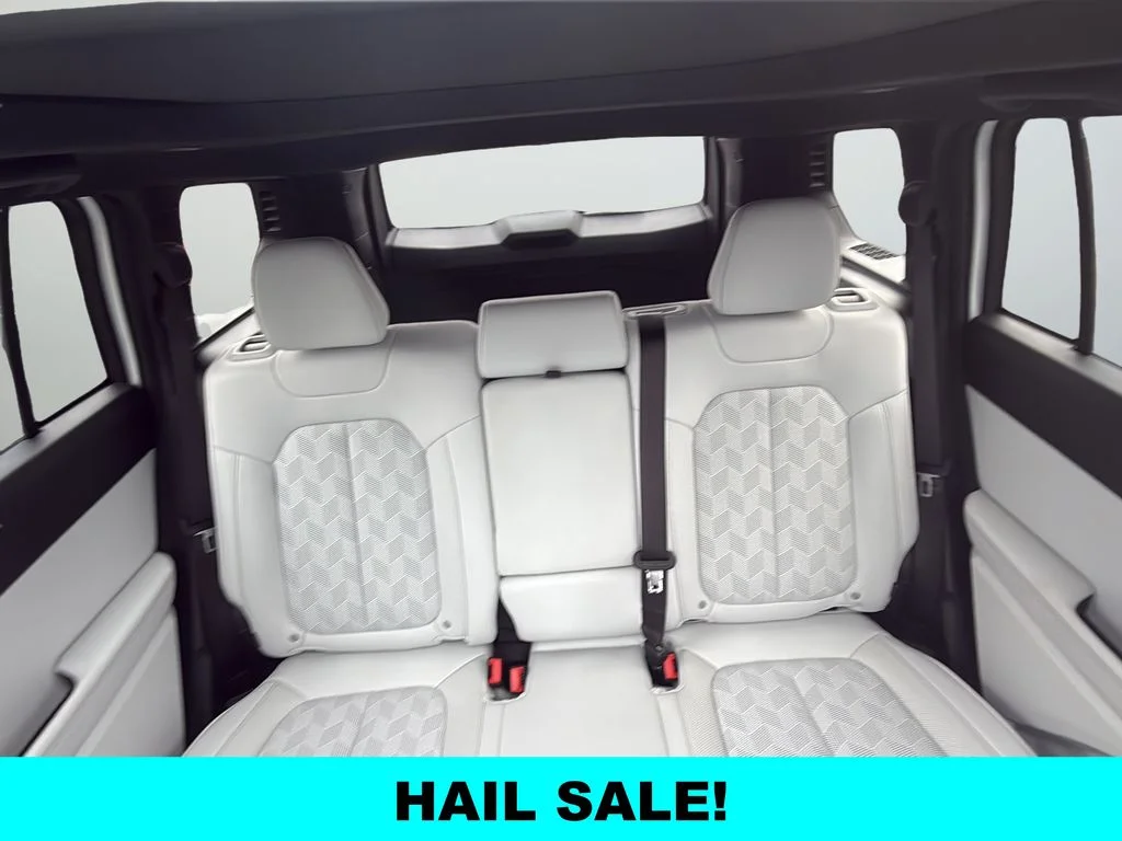 New 2026 Bright White Clear-Coat Exterior Paint Jeep Overland image 30