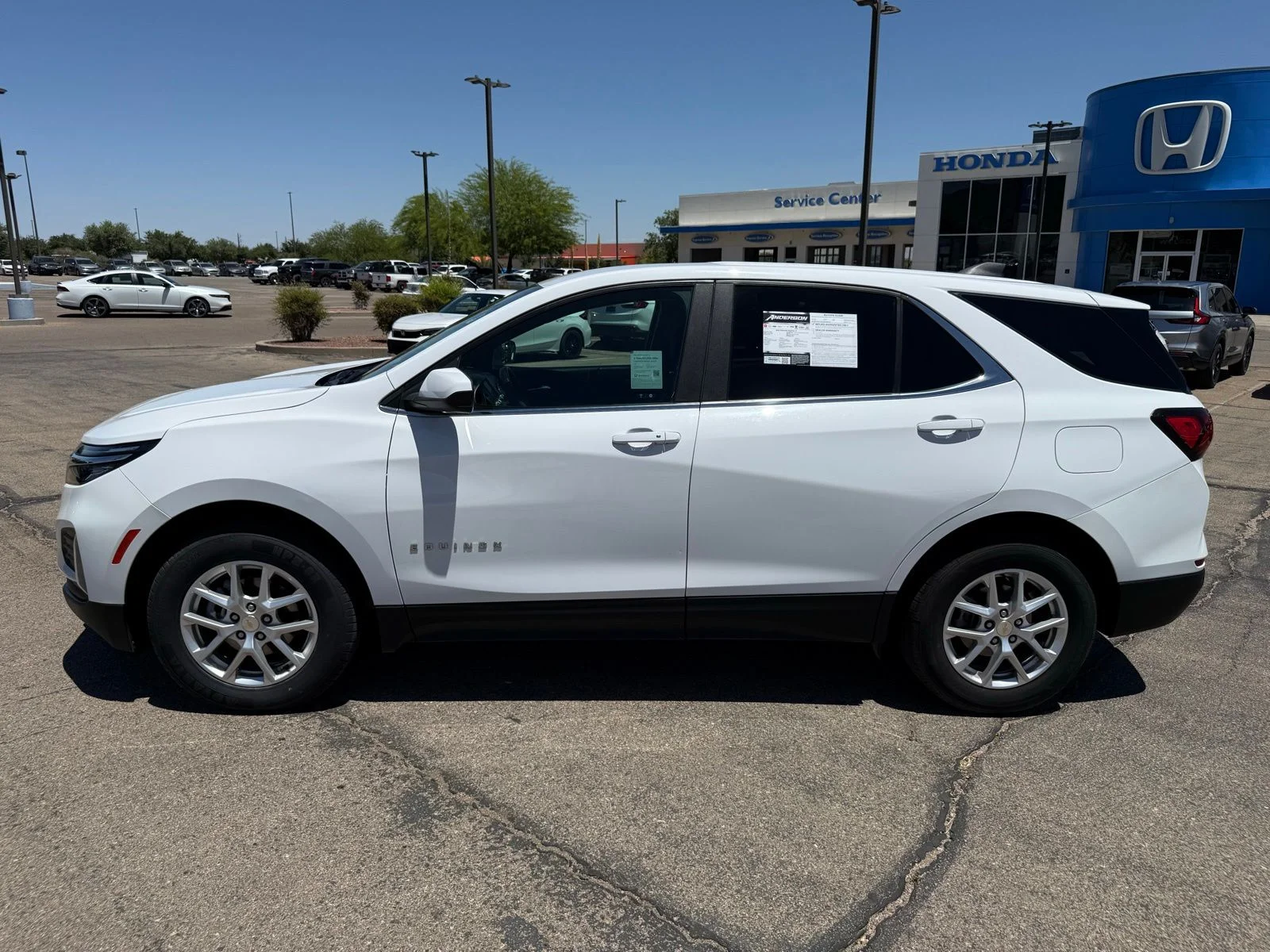 2024 Chevrolet Equinox LT - Photo 10