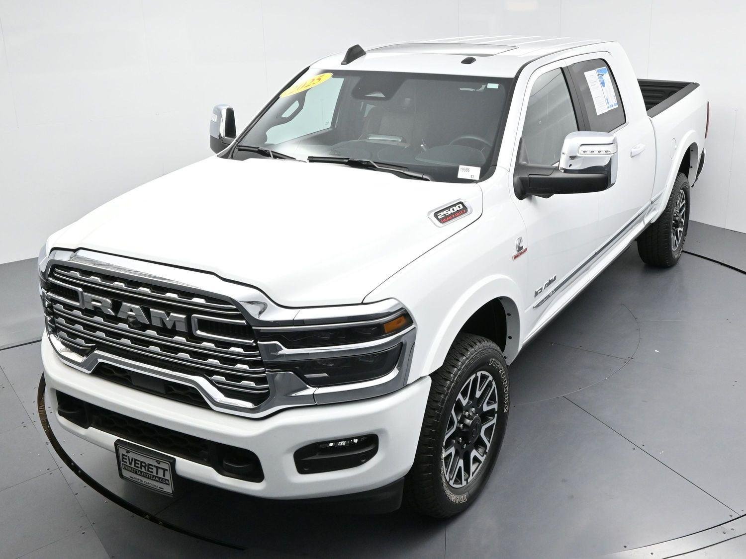 Used 2025 White Ram Limited image 43