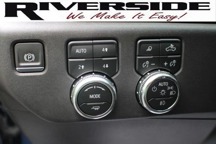 Certified Used 2024 Downpour Metallic GMC SLT image 7