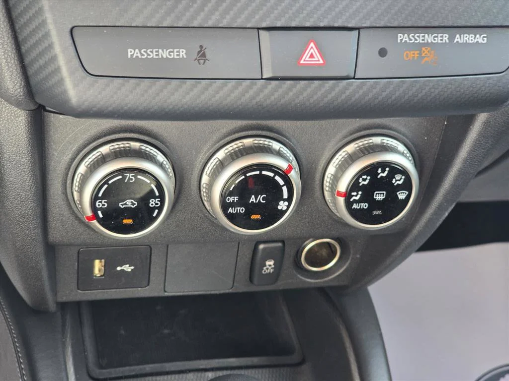 Used 2025 Black Mitsubishi 2.0 SE image 17