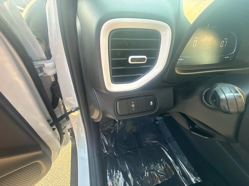 Used 2024 White Hyundai Limited image 16