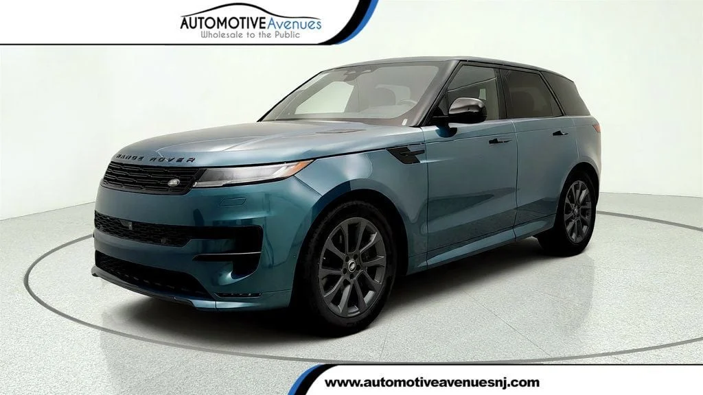 Used 2024 Giola Green Metallic Land Rover P400 Dynamic SE w/ Meridian Audio & Black Exterior Pack image 1