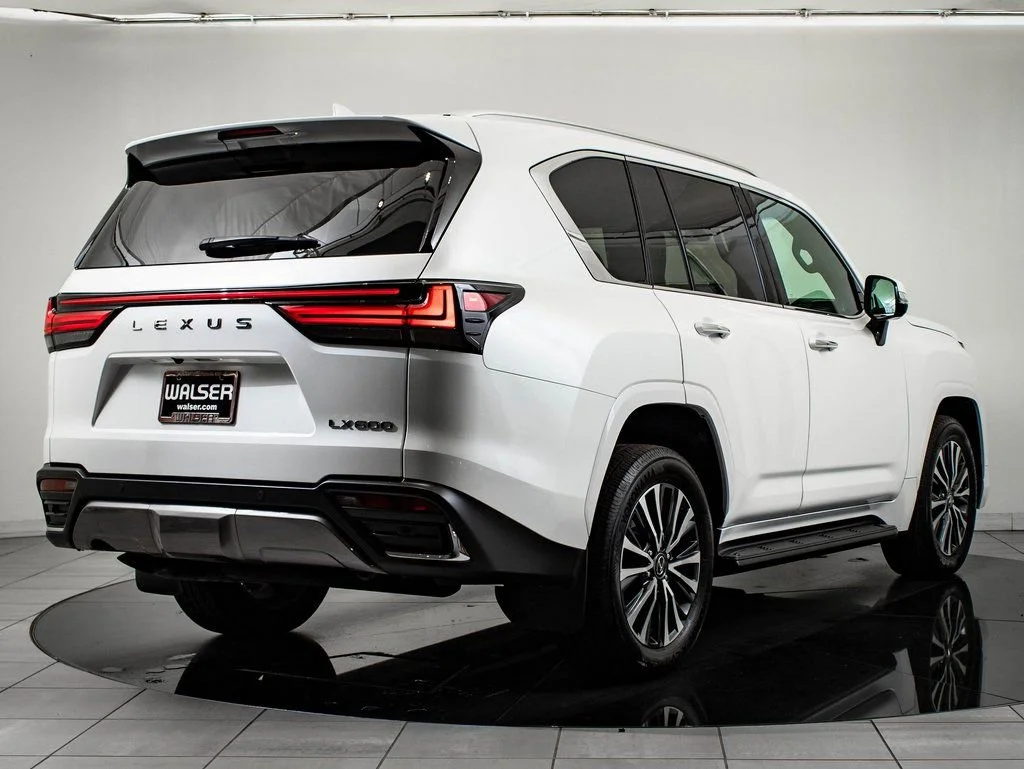 Used 2024 White Pearl Lexus 600 Premium image 10