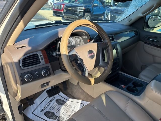 Used 2012 White GMC SLT image 26