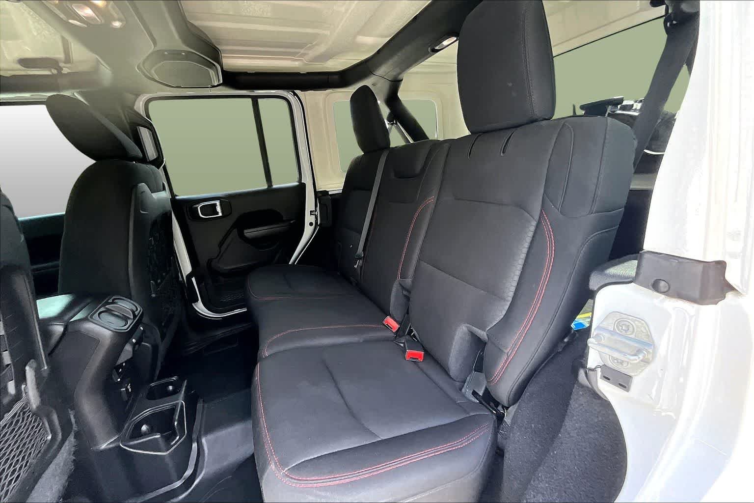 Used 2020 Bright White Clearcoat Jeep Rubicon image 20