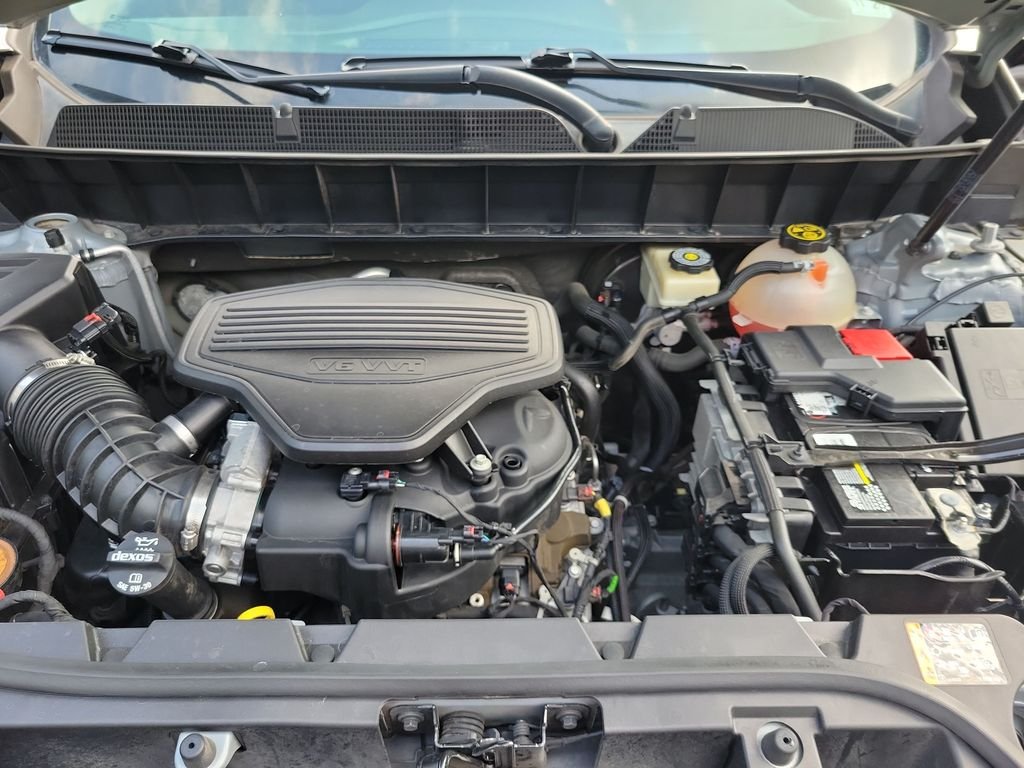 Used 2018 Silver GMC SLT-1 image 34